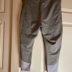 Breathe deep and find your center with these women's Gaiam yoga capri leggings.